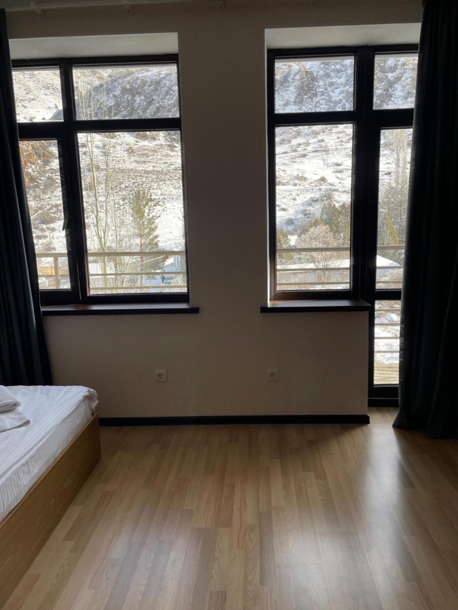 Issyk Ata Retreat Hotel Gorno-Serafimovka Exterior foto